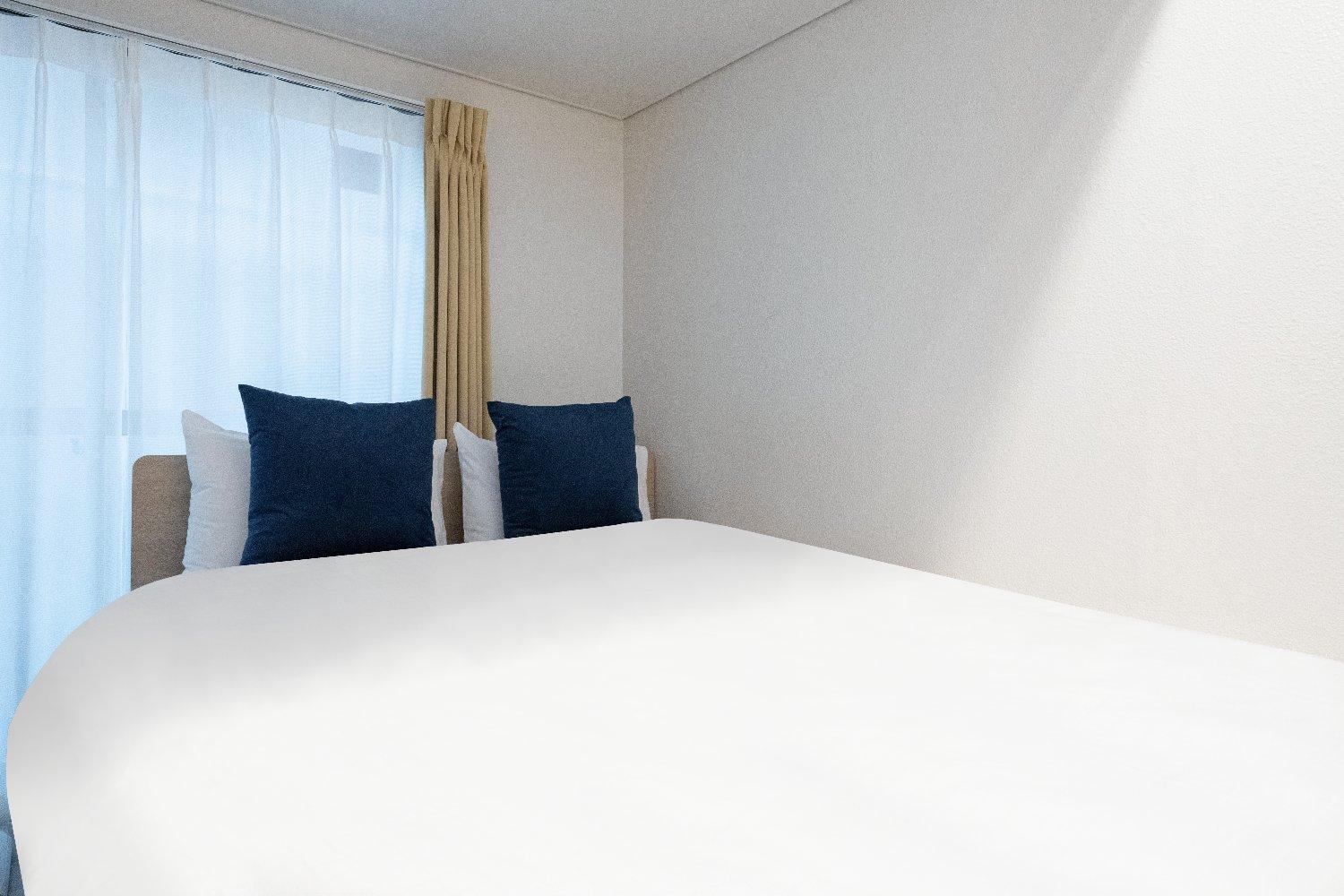 Hill Apartment *