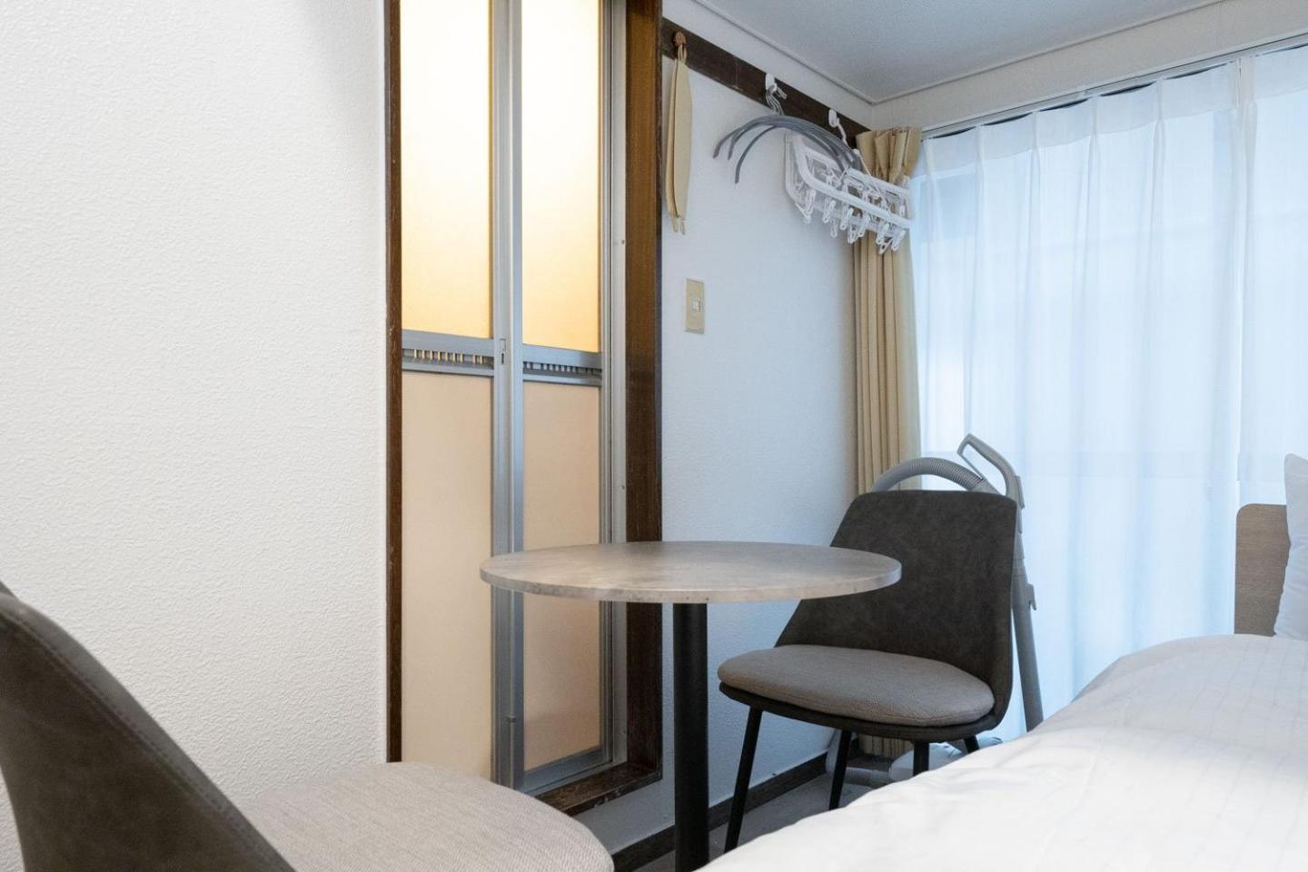 Hill Apartment *